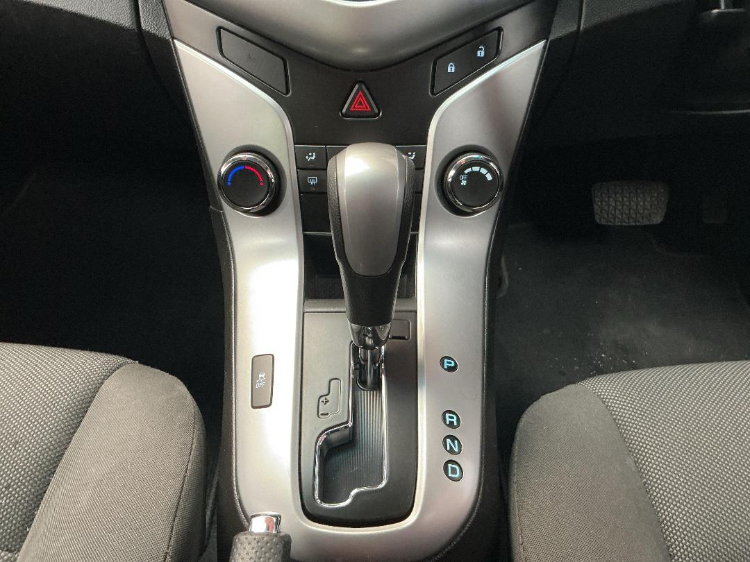 Photo '23' of Holden Cruze