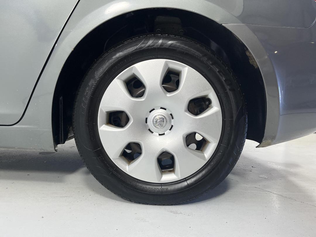 Photo '11' of Holden Cruze