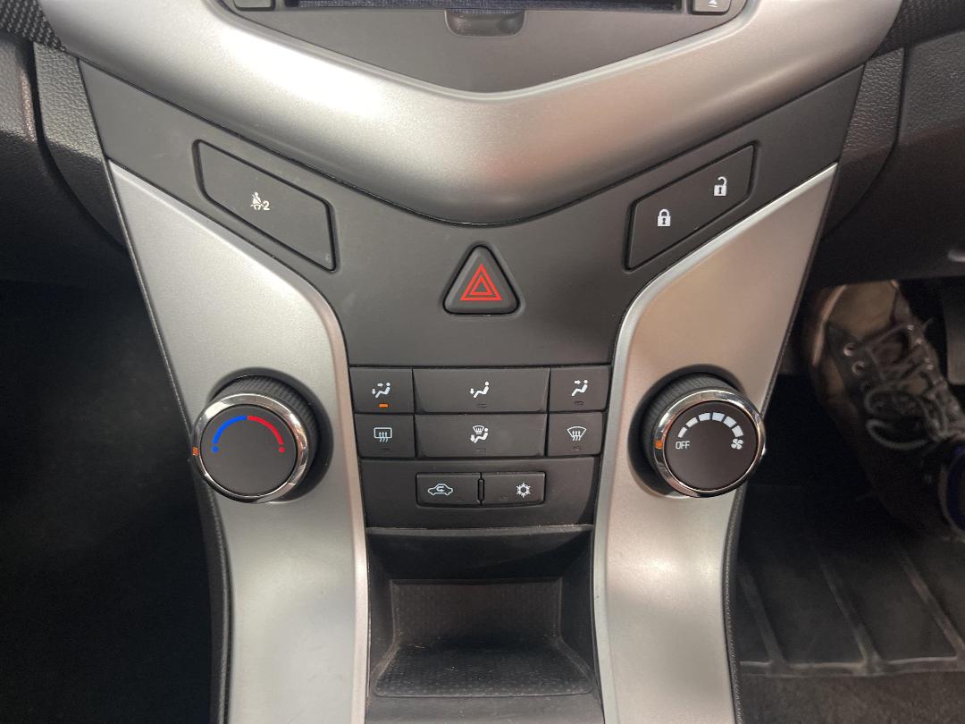 Photo '26' of Holden Cruze