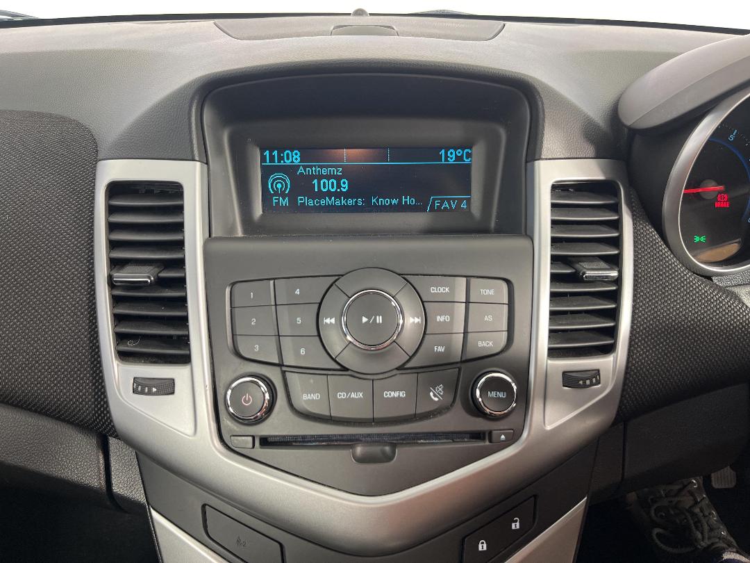 Photo '25' of Holden Cruze