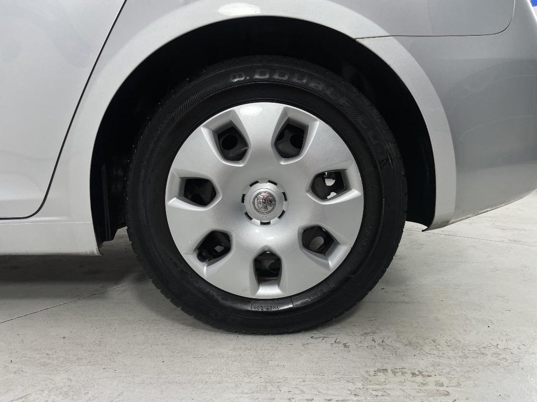 Photo '11' of Holden Cruze