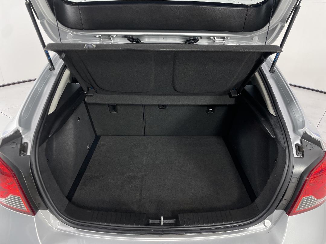 Photo '14' of Holden Cruze