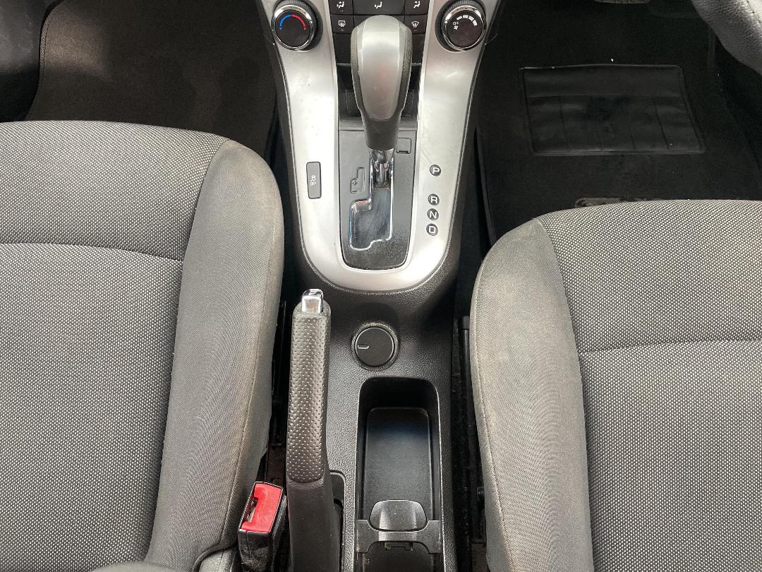 Photo '18' of Holden Cruze