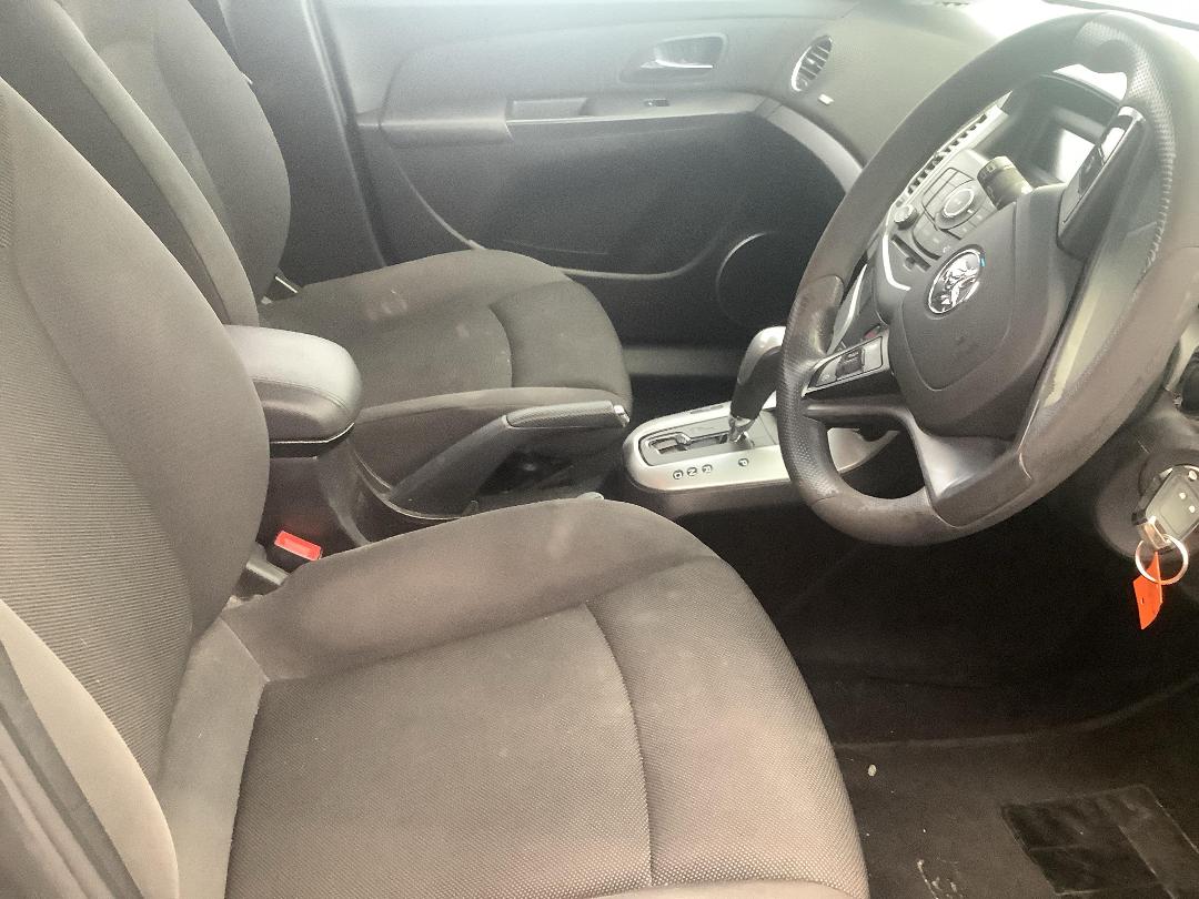 Photo '14' of Holden Cruze CD HB TD