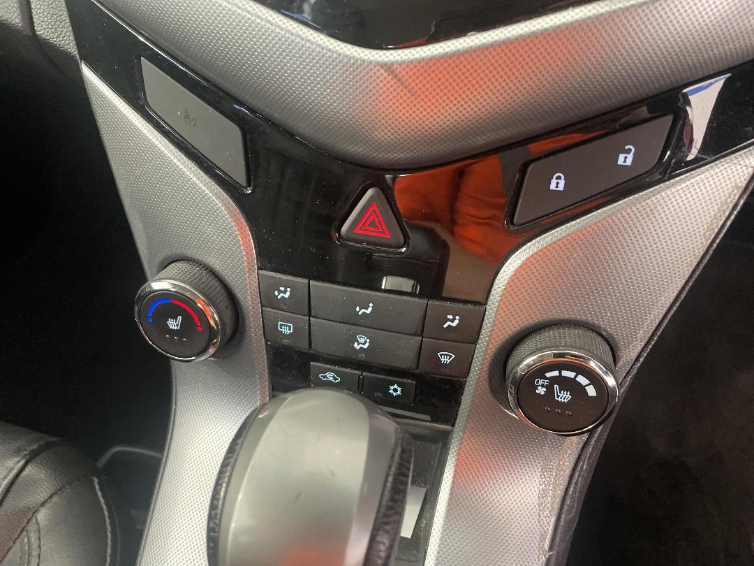 Photo '30' of Holden Cruze