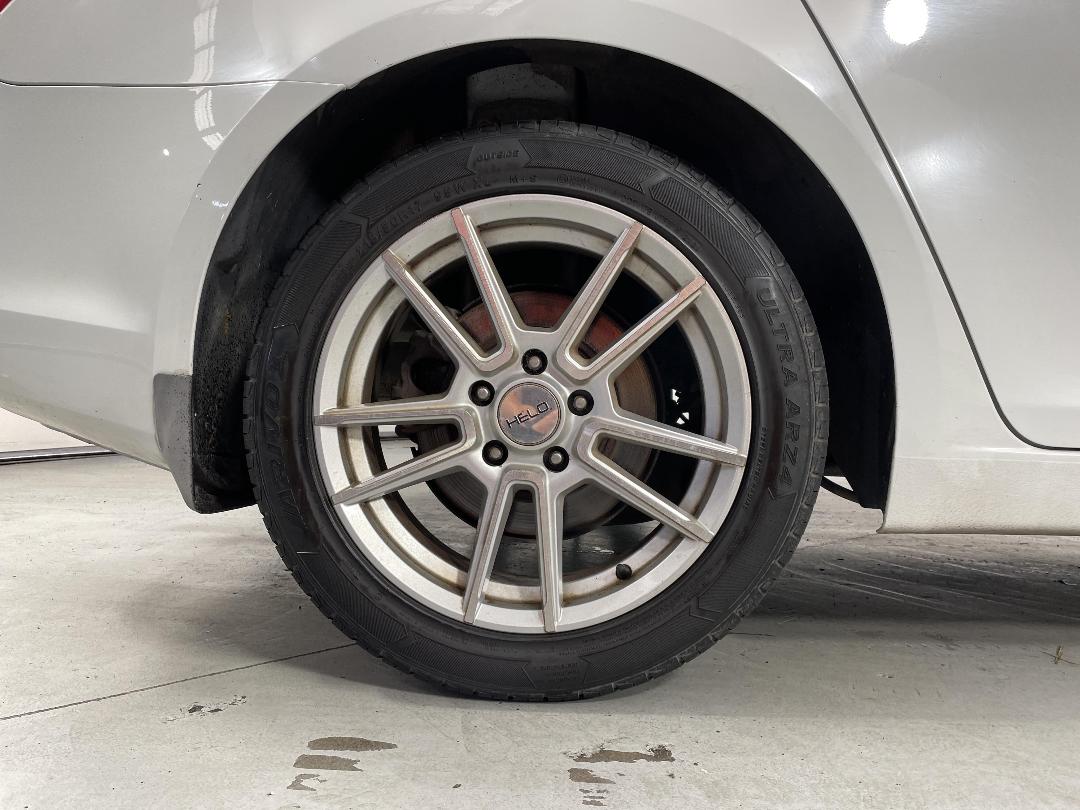 Photo '12' of Holden Cruze Photo '12' of Holden Cruze