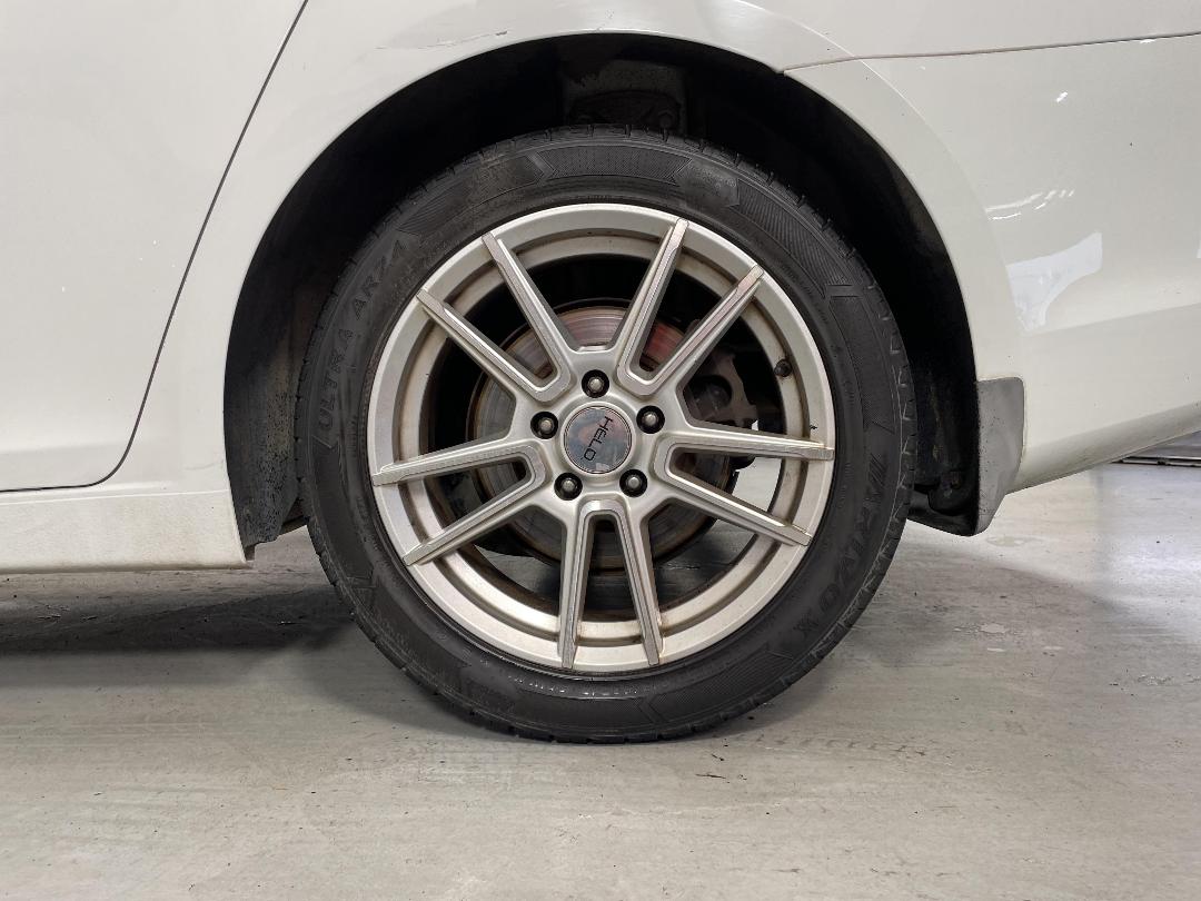 Photo '11' of Holden Cruze Photo '11' of Holden Cruze