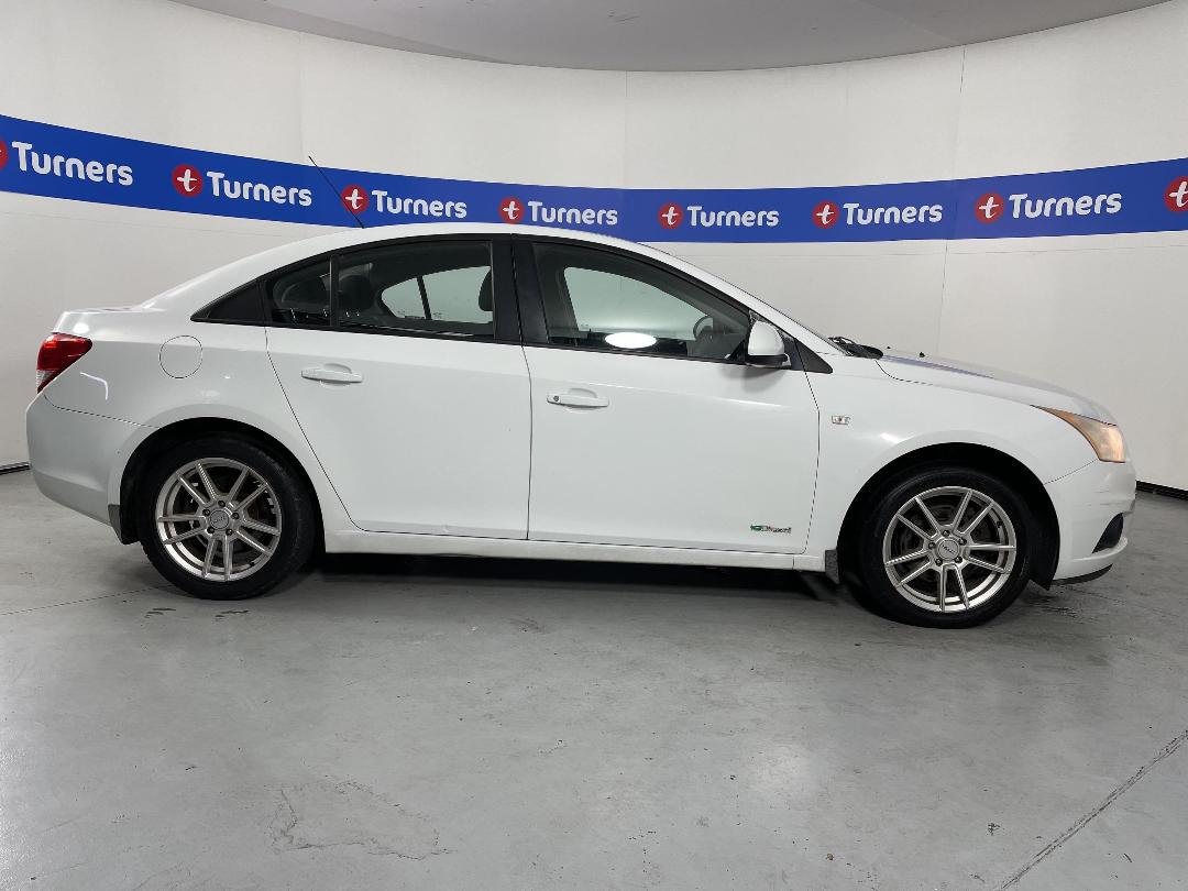 Photo '23' of Holden Cruze Photo '23' of Holden Cruze