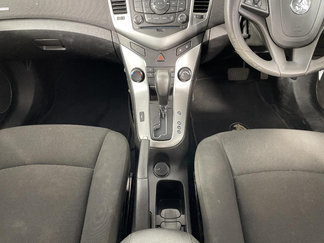 Photo '18' of Holden Cruze Photo '18' of Holden Cruze