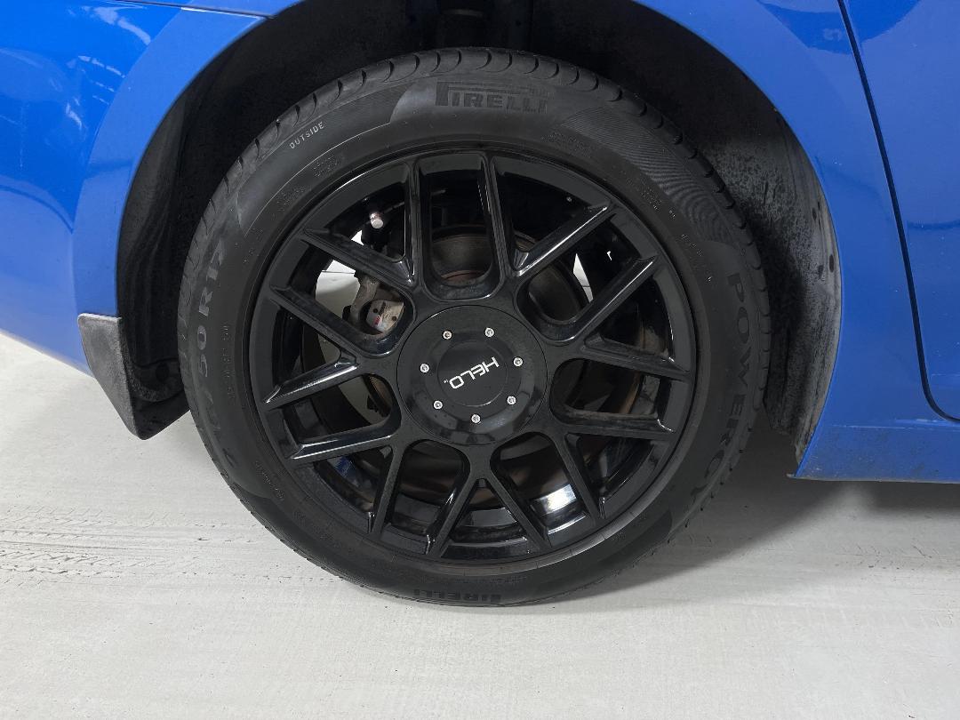 Photo '12' of Holden Cruze