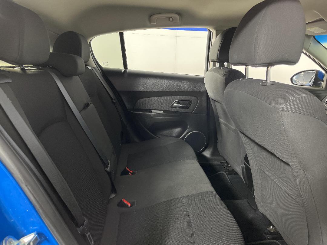 Photo '20' of Holden Cruze