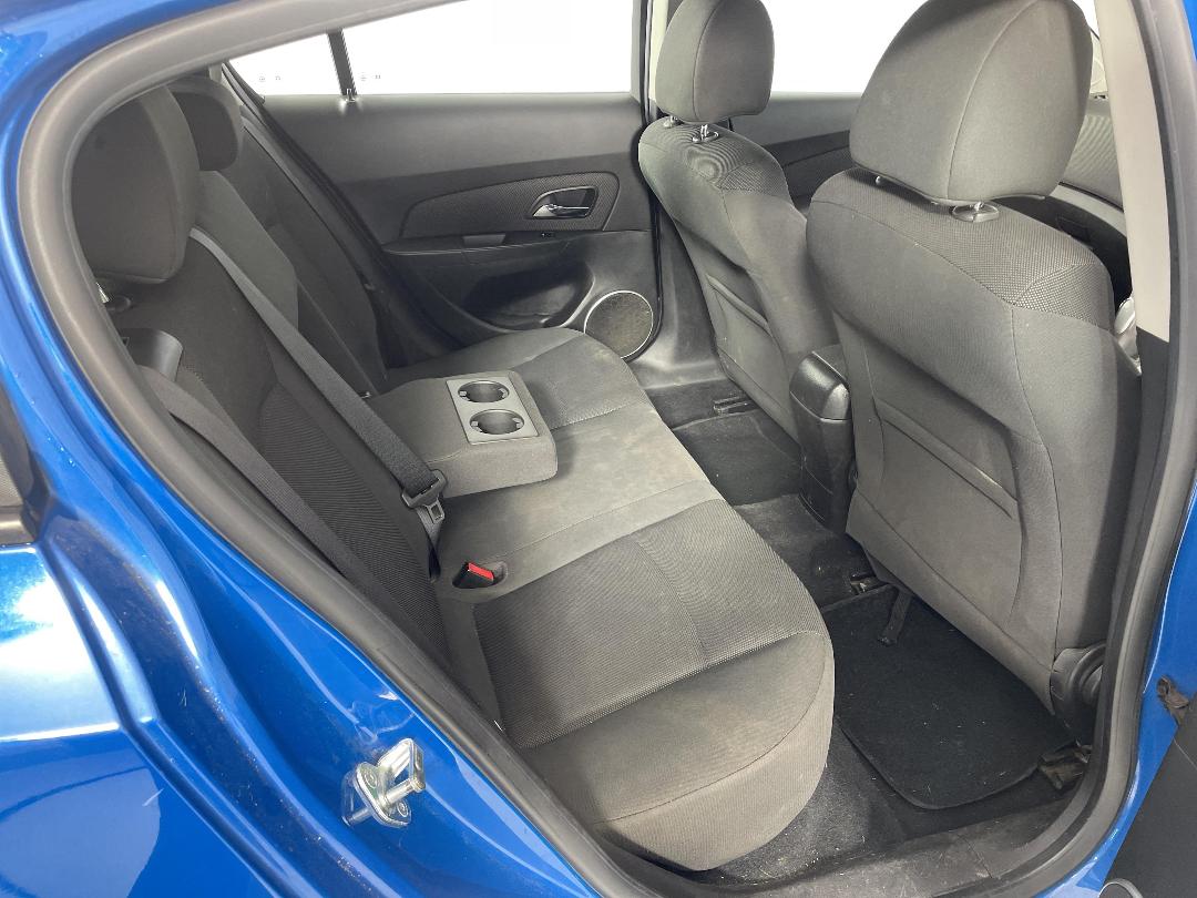 Photo '13' of Holden Cruze