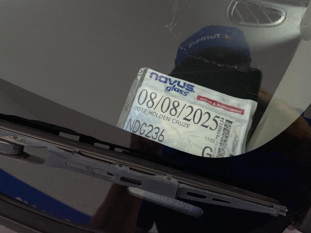 Photo '18' of Holden Cruze