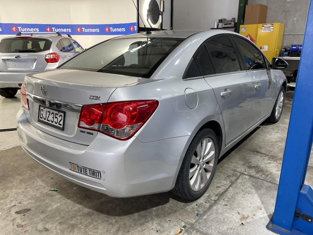 Photo '8' of Holden Cruze CDX