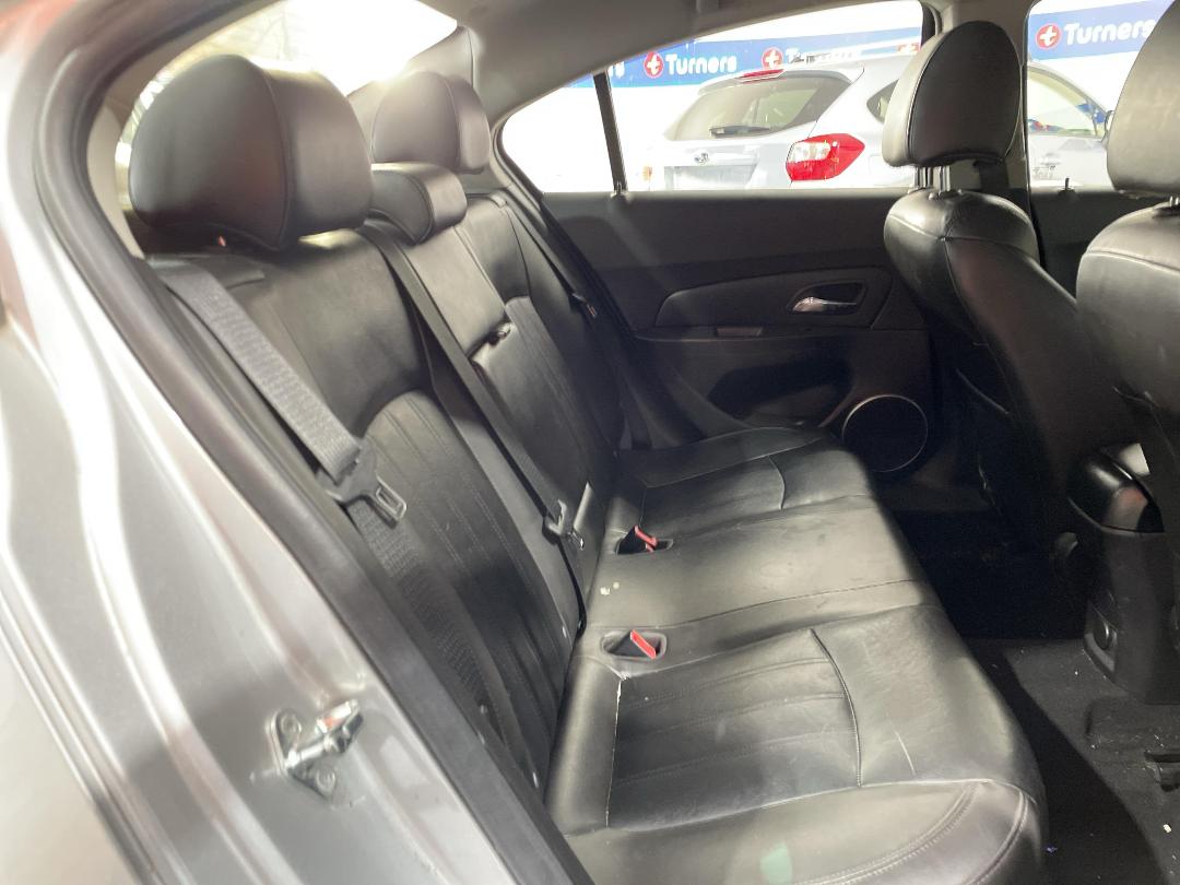 Photo '16' of Holden Cruze CDX