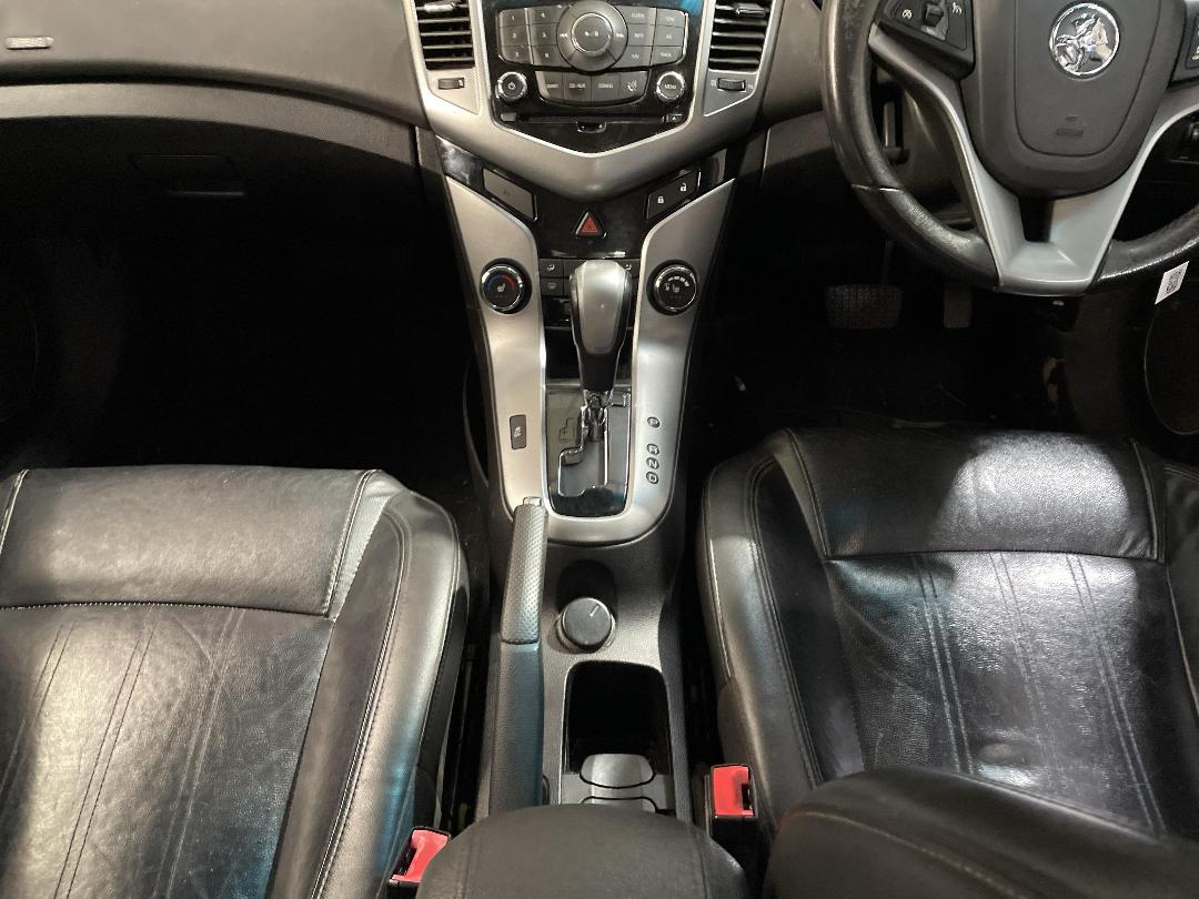 Photo '18' of Holden Cruze CDX