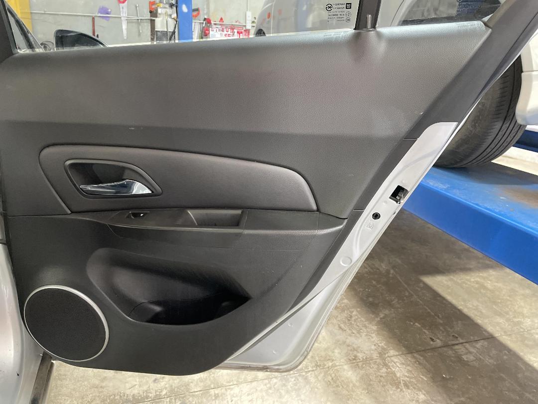 Photo '15' of Holden Cruze CDX