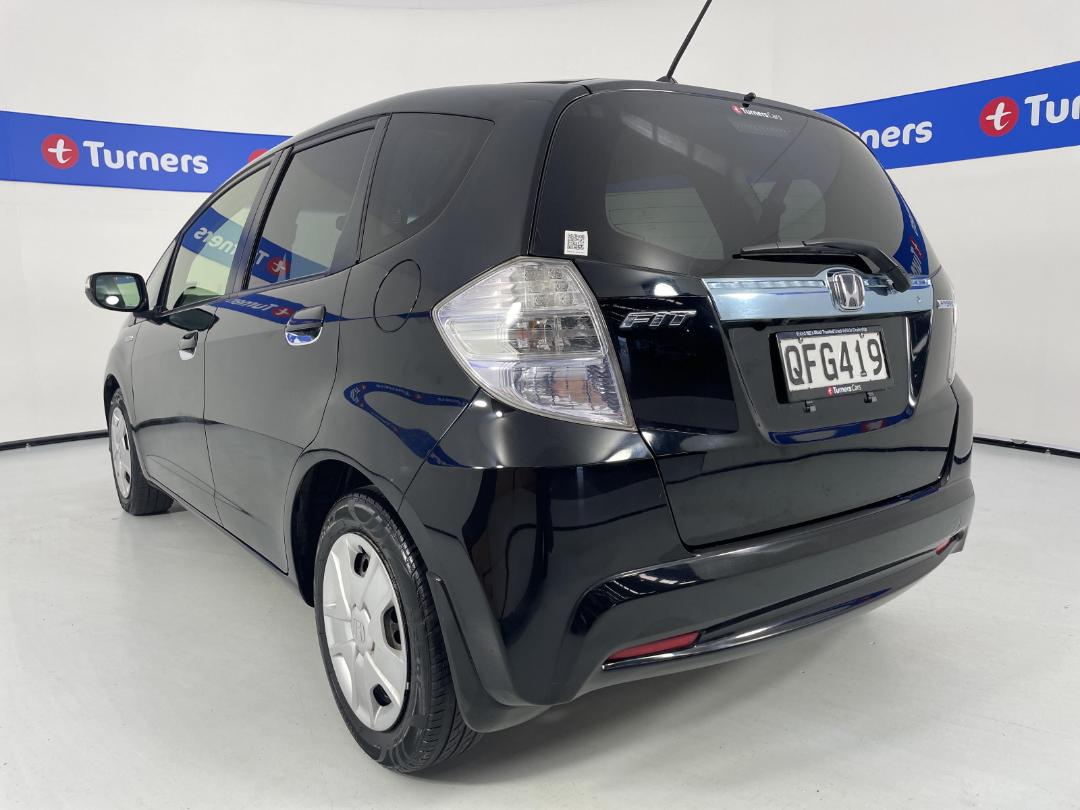 Photo '4' of Honda FIT Hybrid