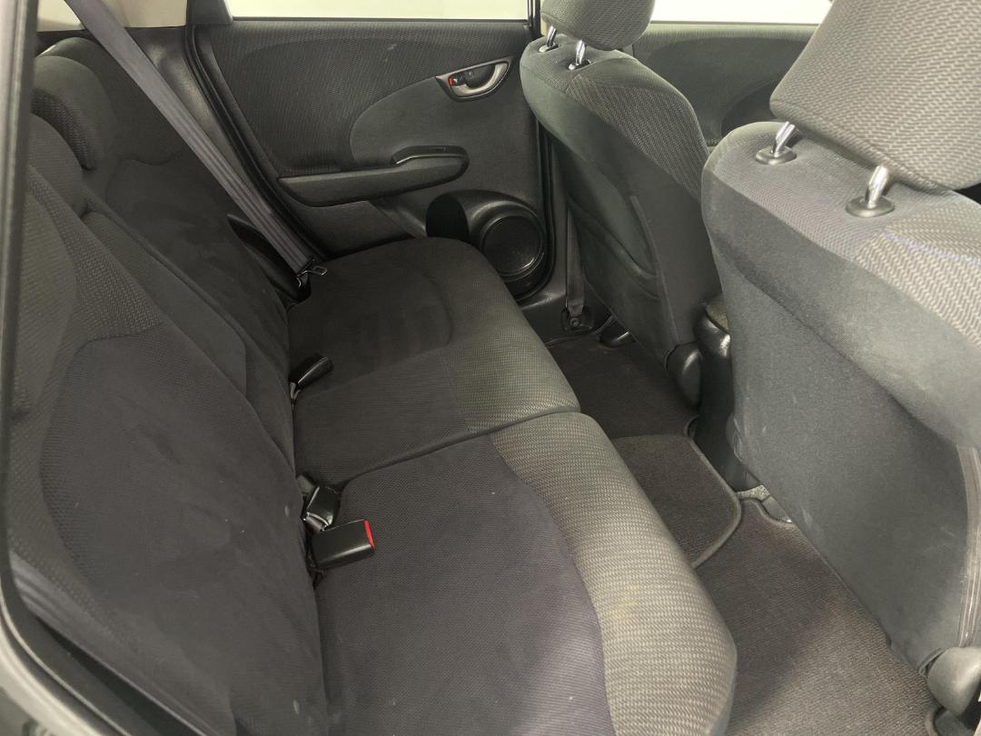 Photo '18' of Honda FIT Hybrid