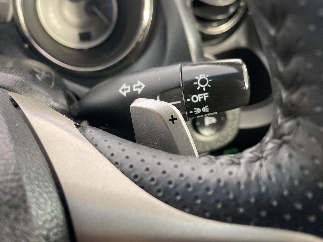 Photo '24' of Honda FIT Hybrid