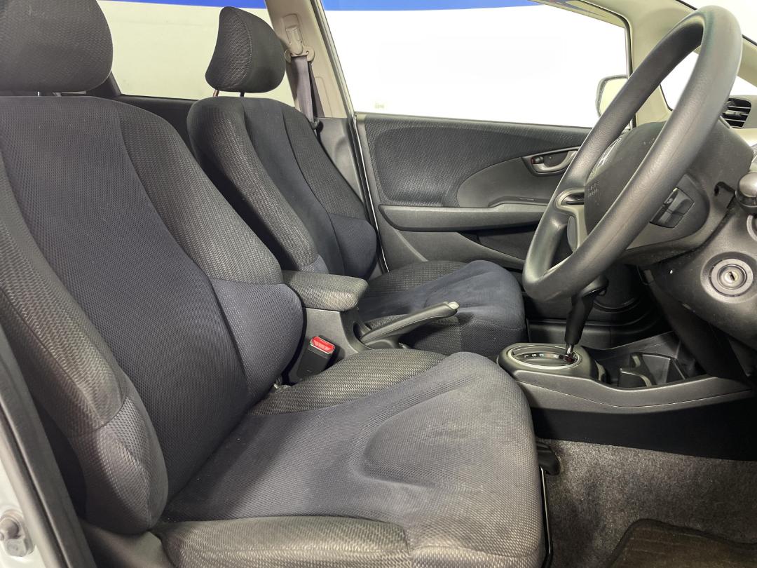 Photo '16' of Honda FIT Photo '16' of Honda FIT