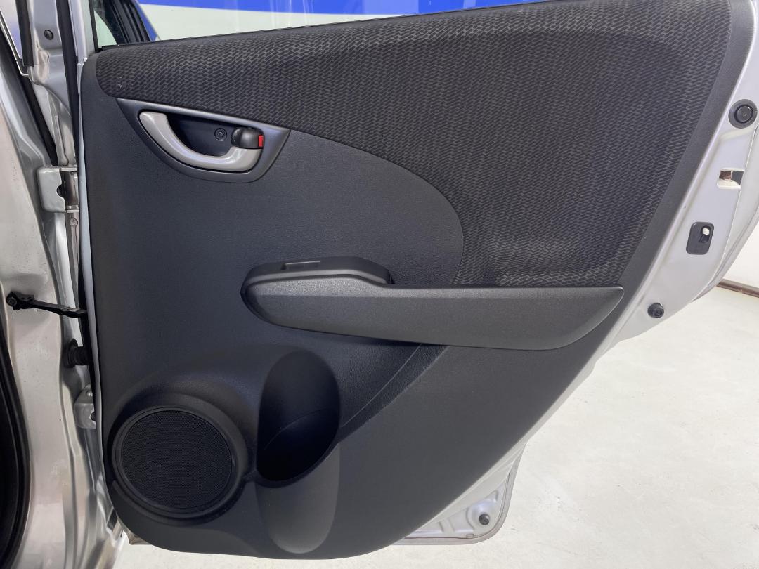 Photo '19' of Honda FIT Photo '19' of Honda FIT