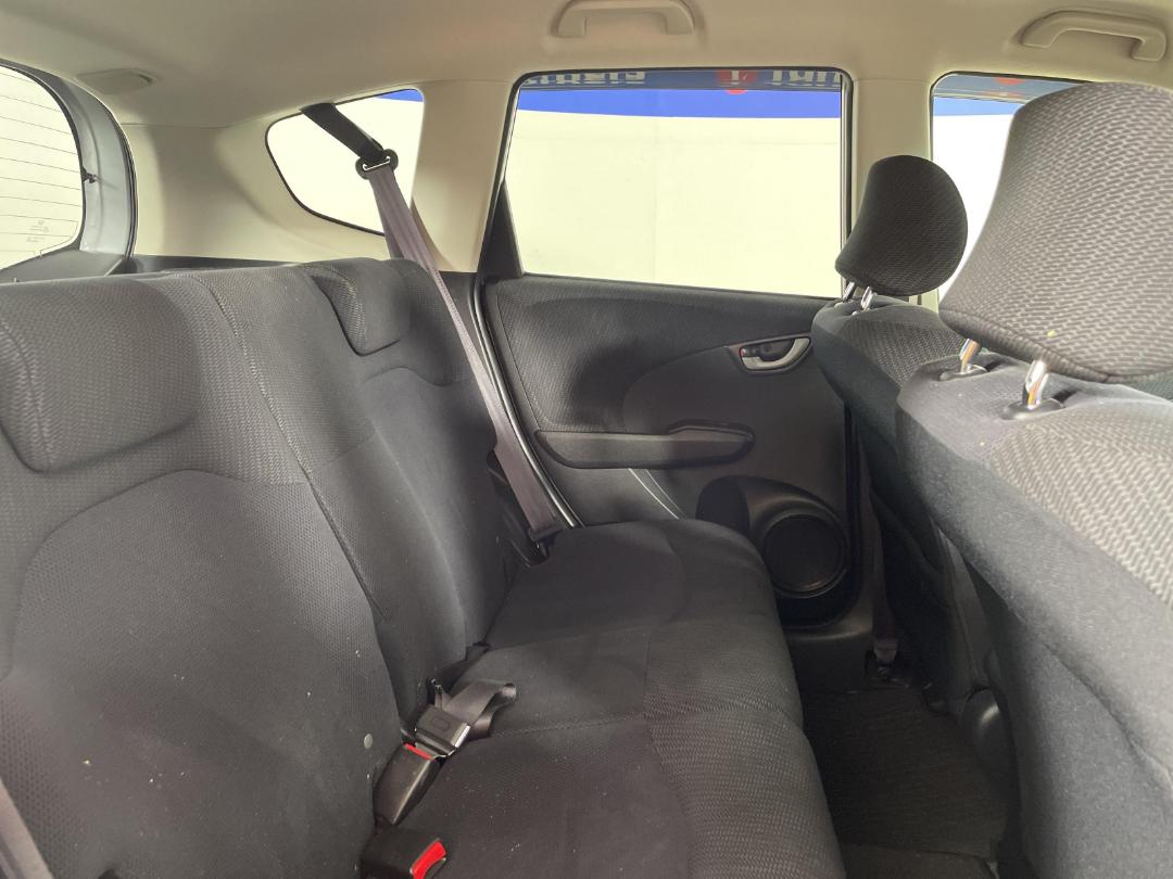 Photo '20' of Honda FIT Photo '20' of Honda FIT