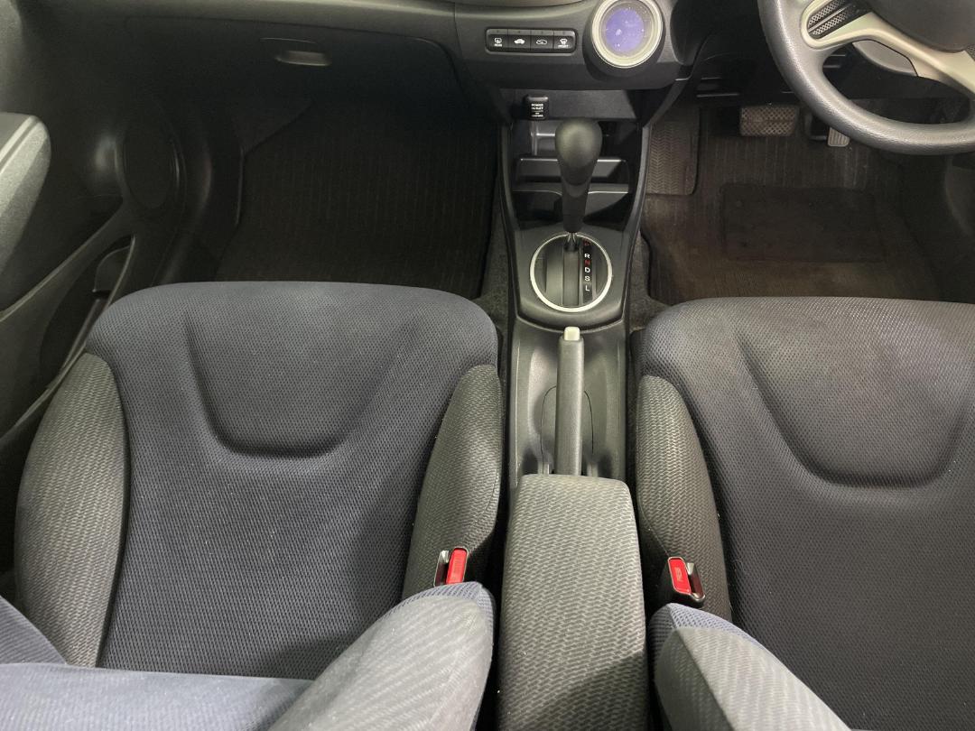 Photo '18' of Honda FIT Photo '18' of Honda FIT