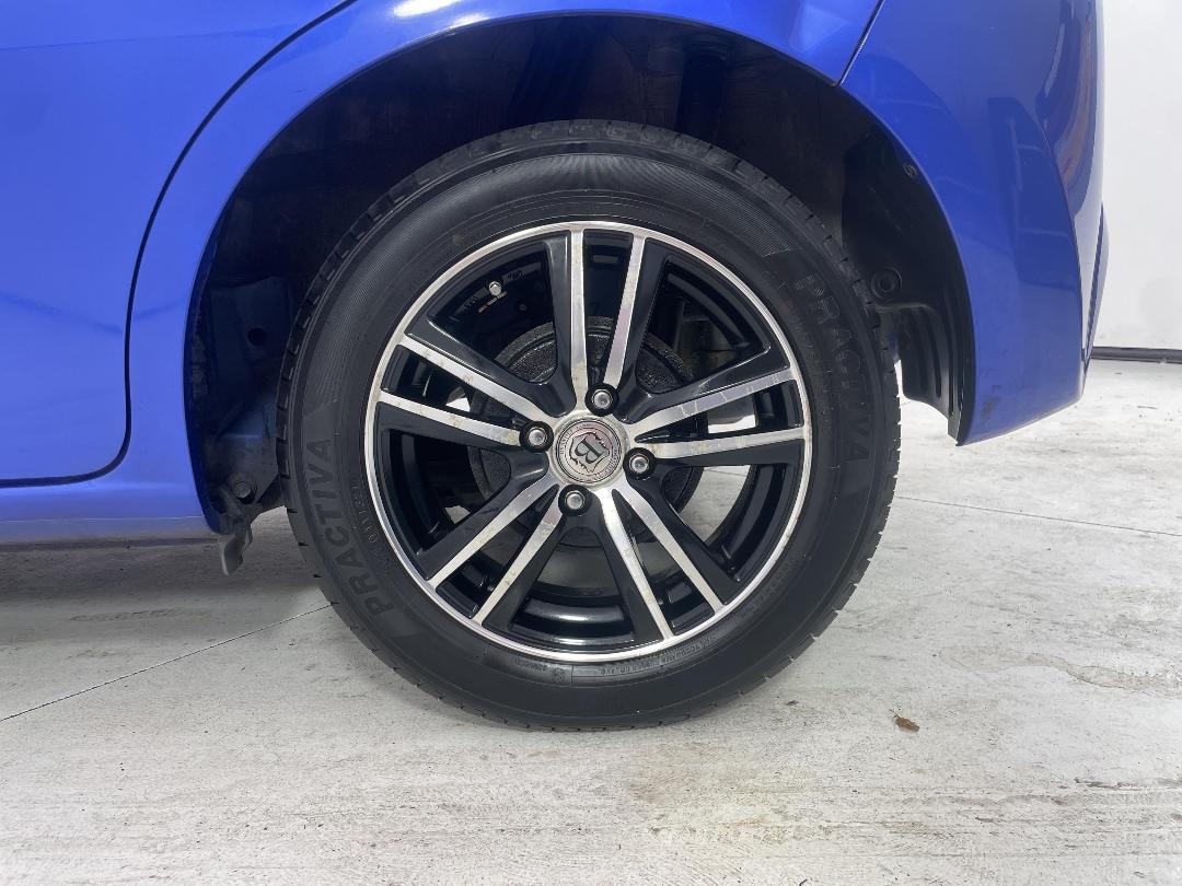 Photo '11' of Honda FIT