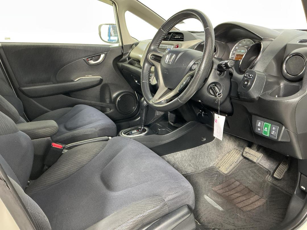 Photo '16' of Honda FIT