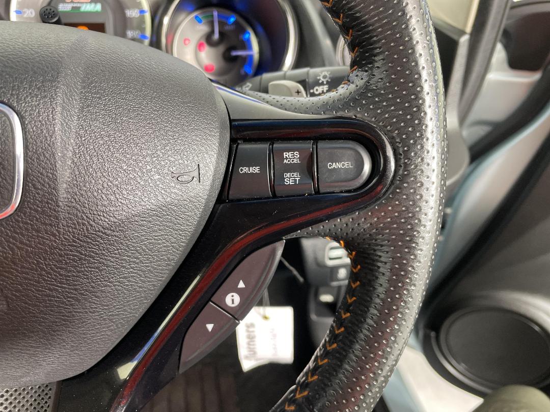 Photo '24' of Honda FIT