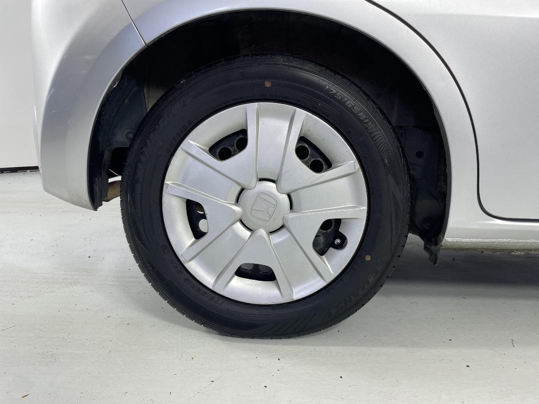 Photo '12' of Honda FIT Photo '12' of Honda FIT