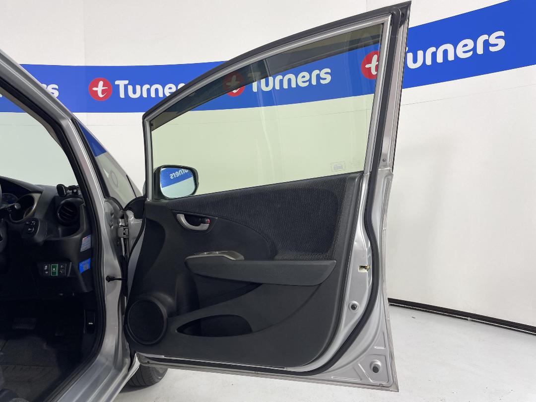 Photo '15' of Honda FIT Photo '15' of Honda FIT