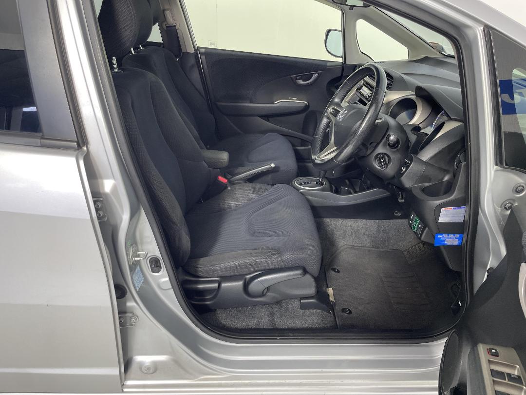 Photo '16' of Honda FIT Photo '16' of Honda FIT