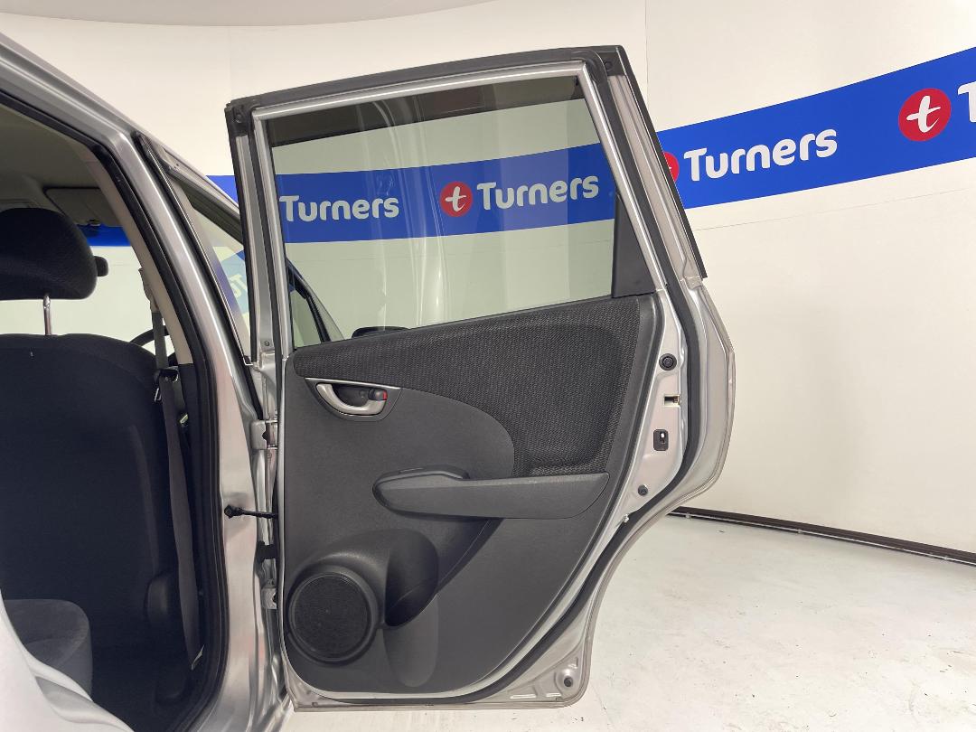 Photo '19' of Honda FIT Photo '19' of Honda FIT