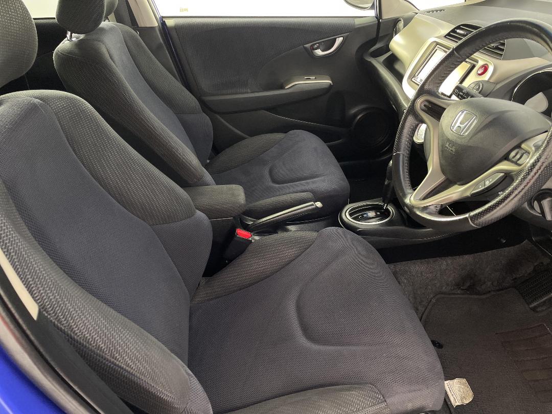 Photo '16' of Honda FIT Photo '16' of Honda FIT