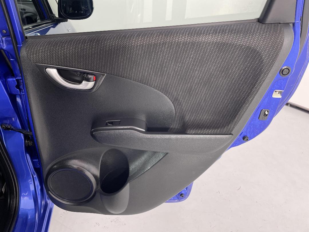 Photo '19' of Honda FIT Photo '19' of Honda FIT