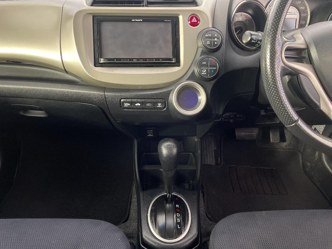 Photo '18' of Honda FIT Photo '18' of Honda FIT