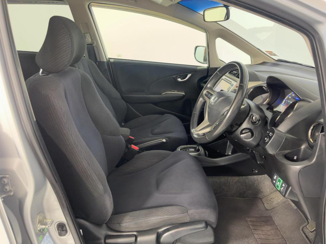 Photo '16' of Honda FIT