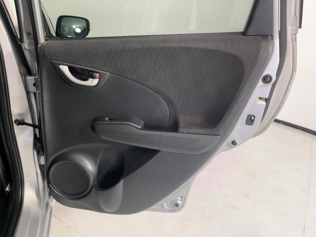 Photo '19' of Honda FIT