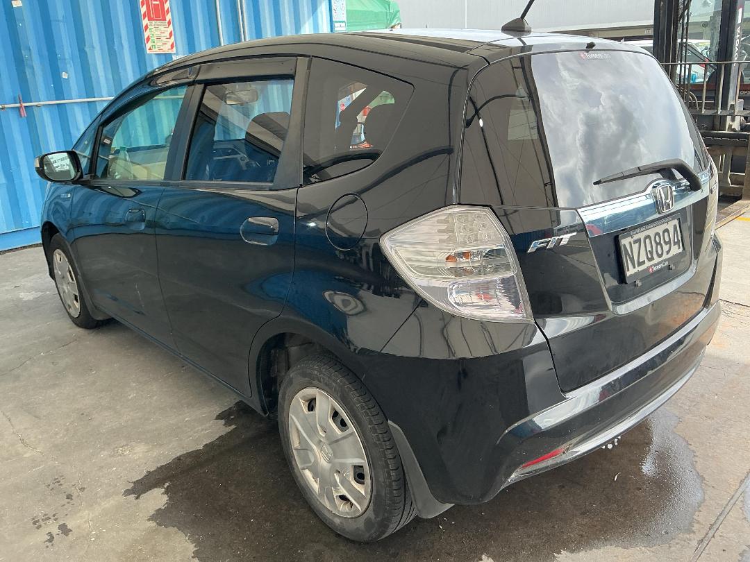 Photo '4' of Honda FIT Hybrid