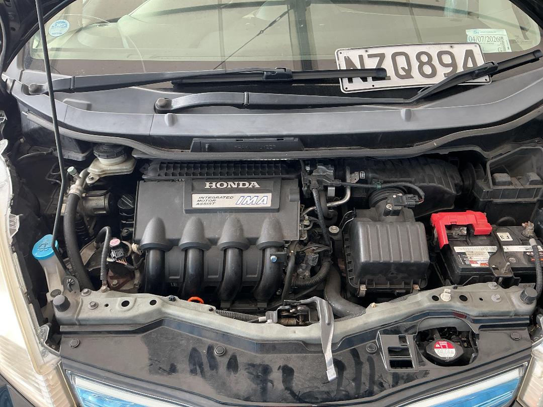 Photo '10' of Honda FIT Hybrid