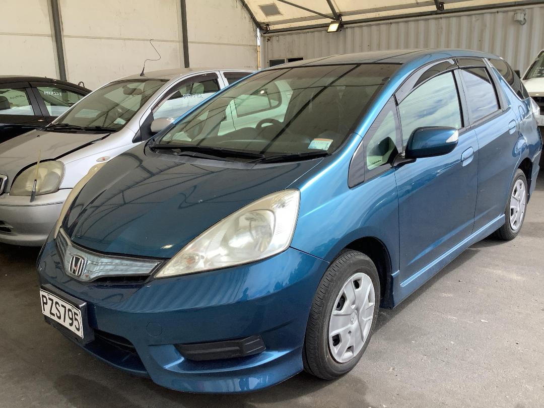 Photo '2' of Honda FIT Shuttle