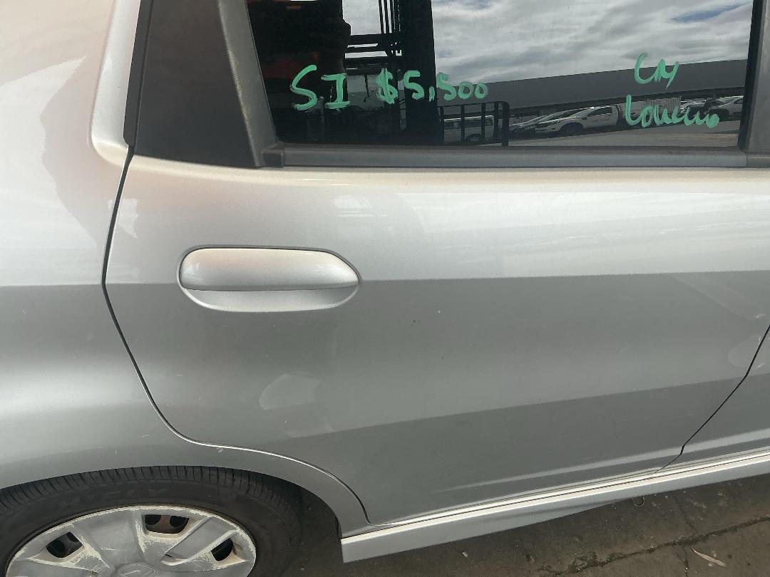 Photo '13' of Honda FIT Shuttle