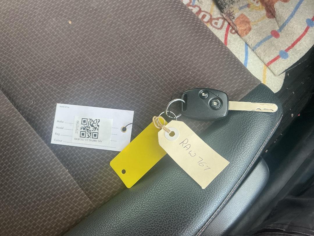 Photo '17' of Honda FIT Shuttle