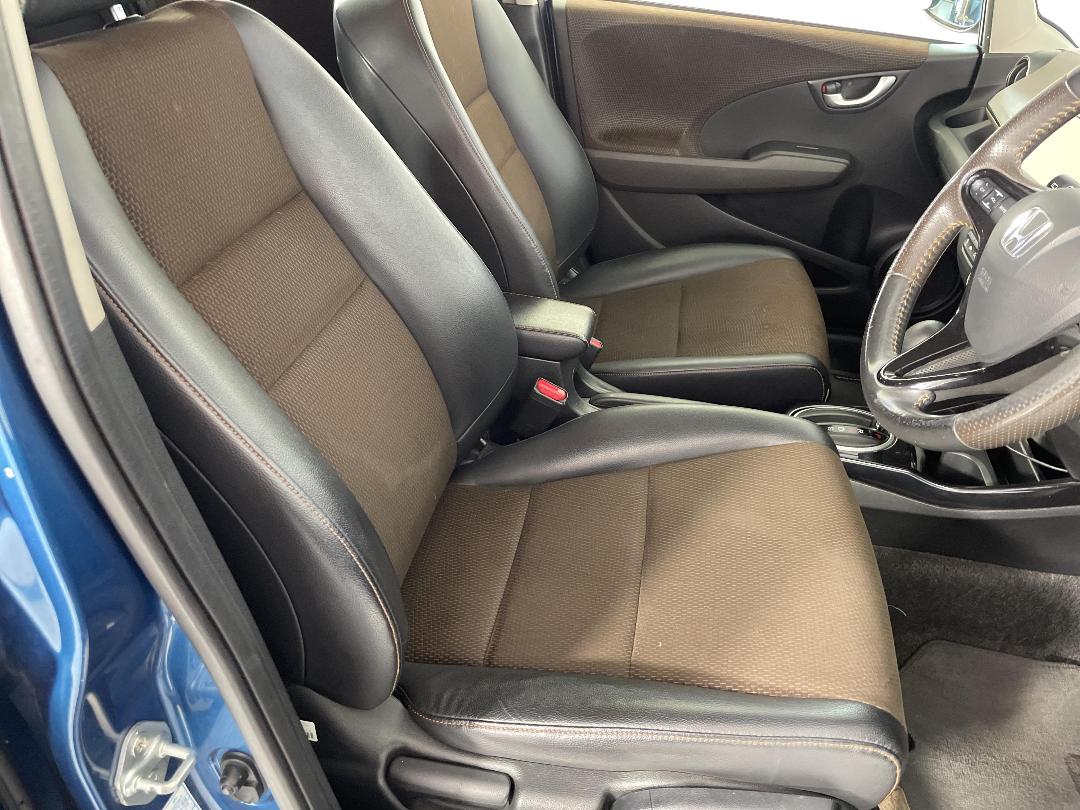 Photo '16' of Honda FIT Shuttle Photo '16' of Honda FIT Shuttle