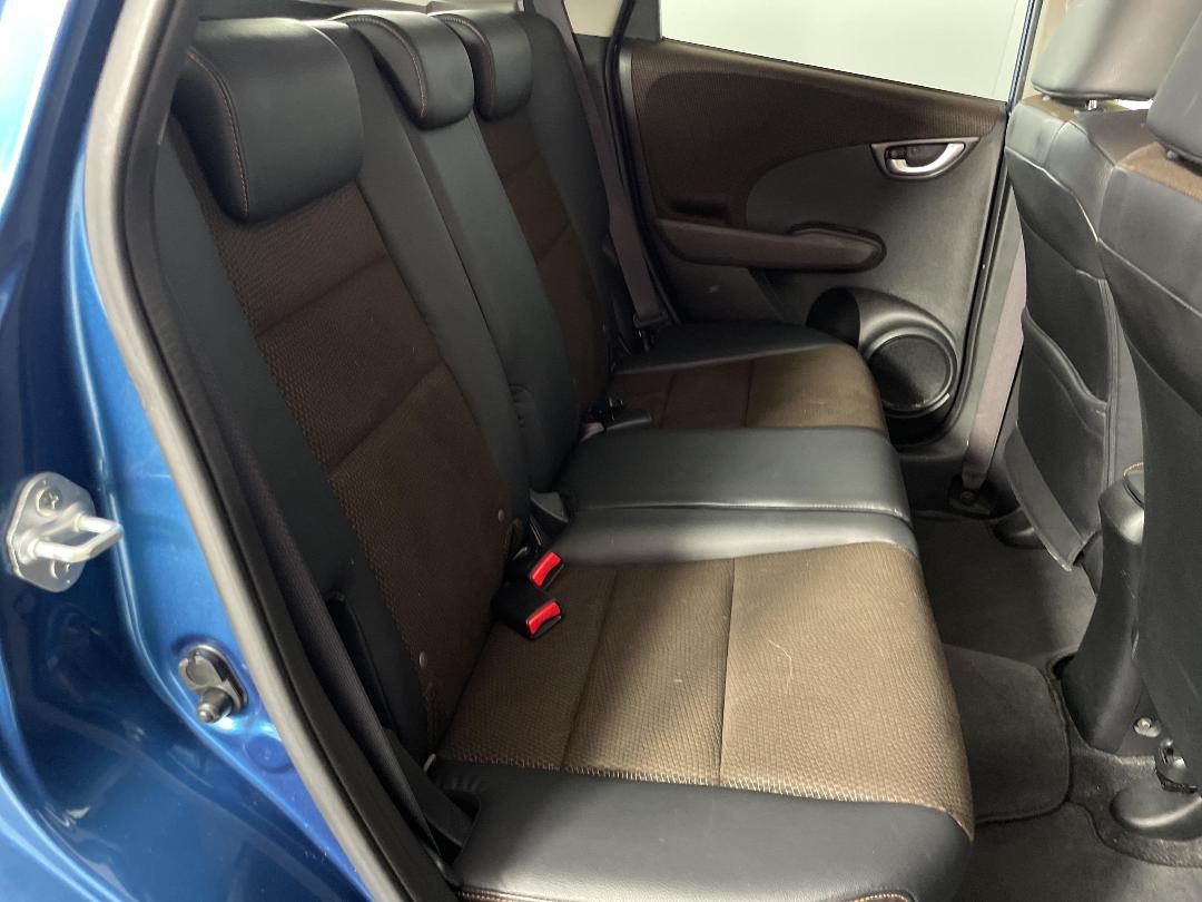 Photo '20' of Honda FIT Shuttle Photo '20' of Honda FIT Shuttle