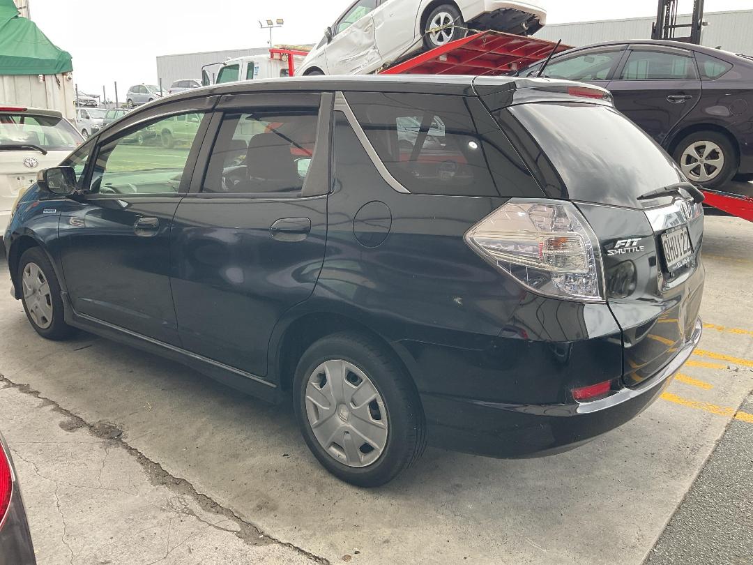 Photo '6' of Honda FIT Shuttle