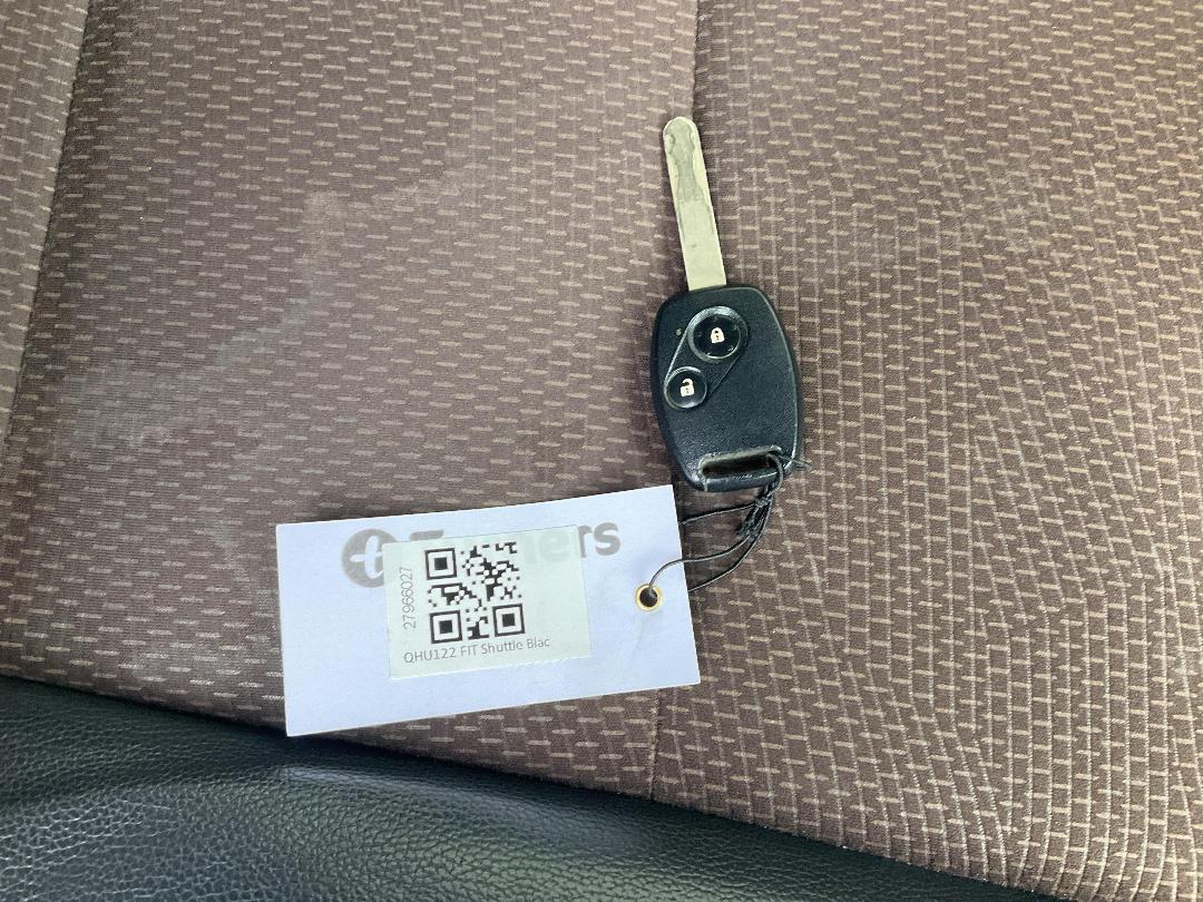 Photo '17' of Honda FIT Shuttle