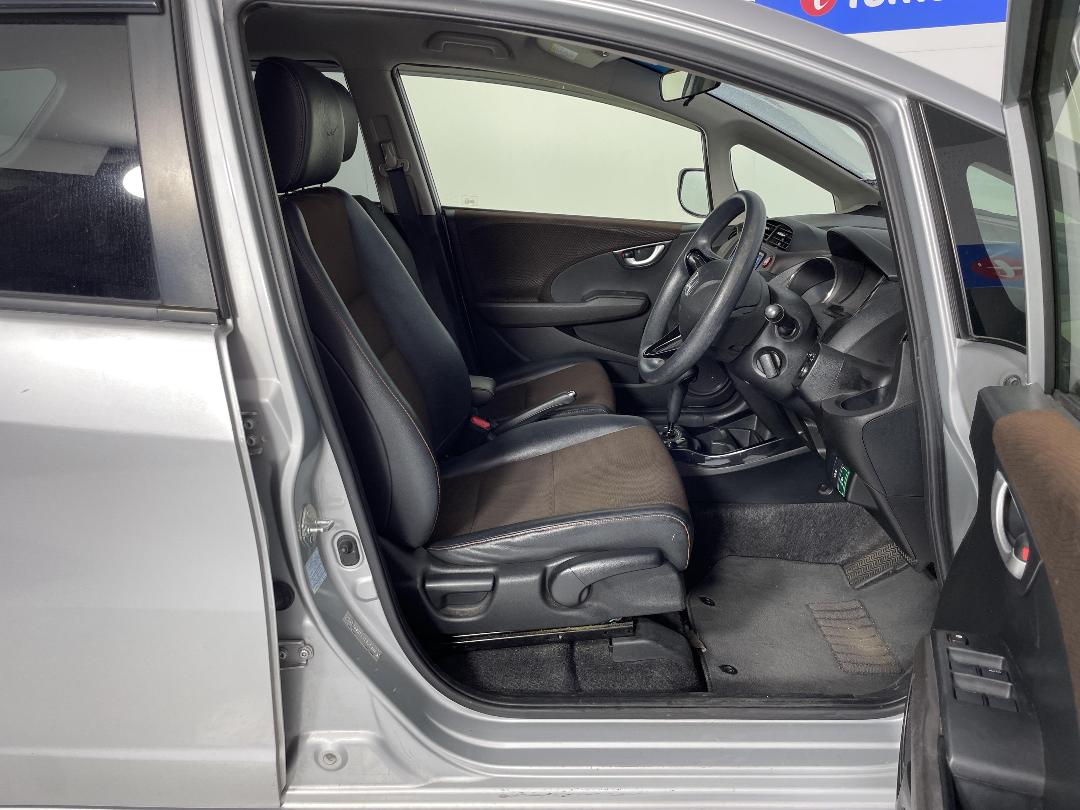 Photo '16' of Honda FIT Shuttle